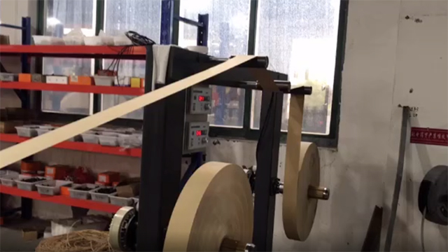 Machine automatique de fabrication de poignées torsadées