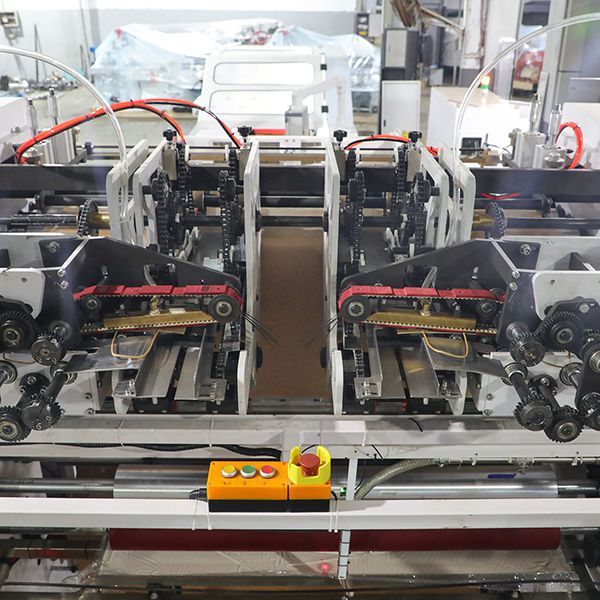 Machine de fabrication des sacs en papier avec fond plat (sac SOS à poignées torsadées)