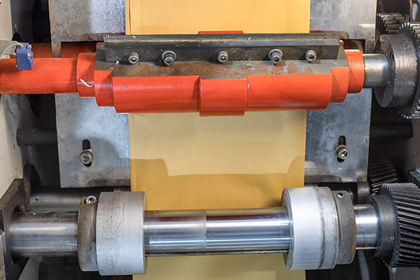 Machine de fabrication des sacs en papier SOS (sacs à fond plat)