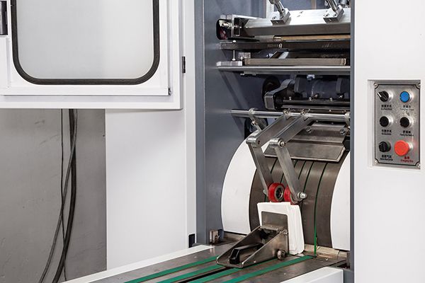 Machine de fabrication de sacs en papier (sachets papier plats)