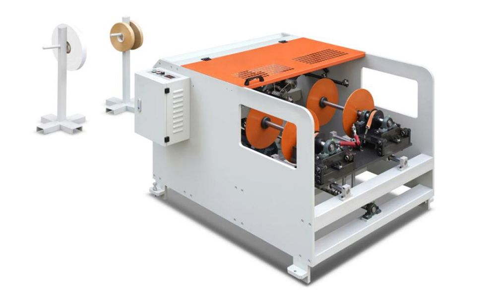 Machine de fabrication de cordes en papier torsadé
