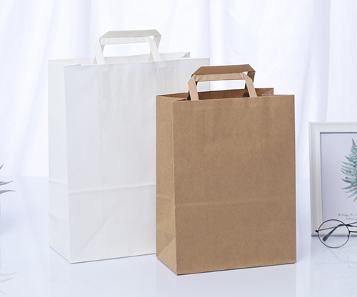Sac en papier à poignée plate et fond carré